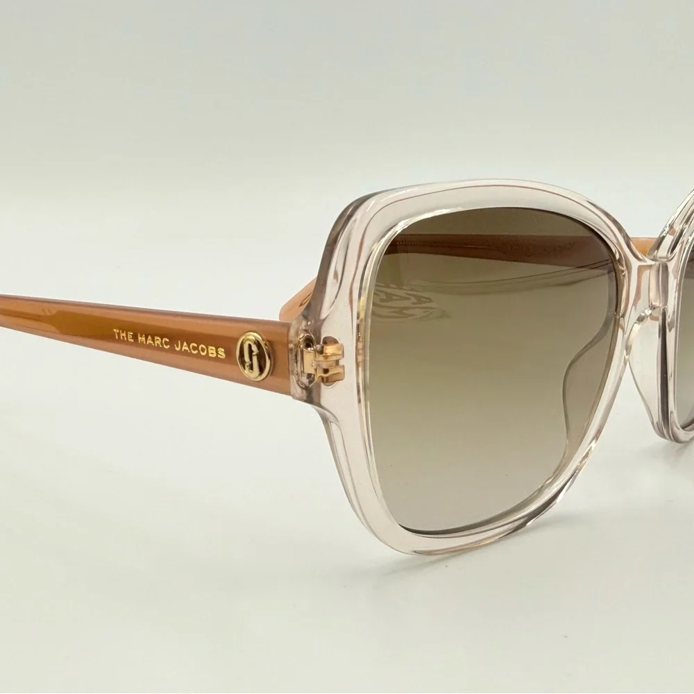 Marc Jacob’s Fashion Sunglasses 555/S Cat Eye 55mm Beige w/ Brown Gradient Lens